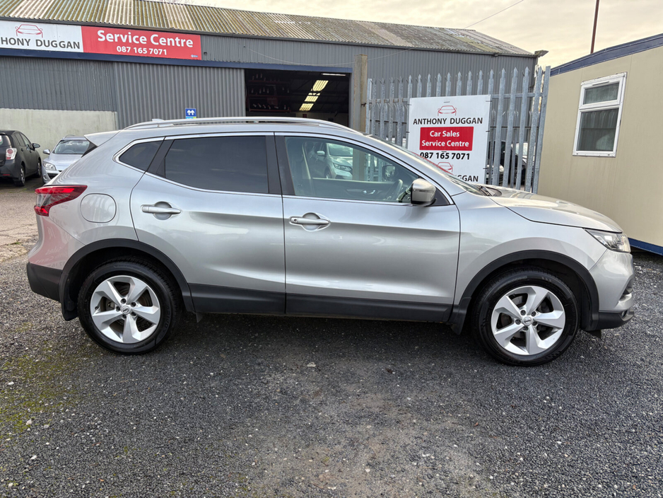 2019 Nissan Qashqai - image 2