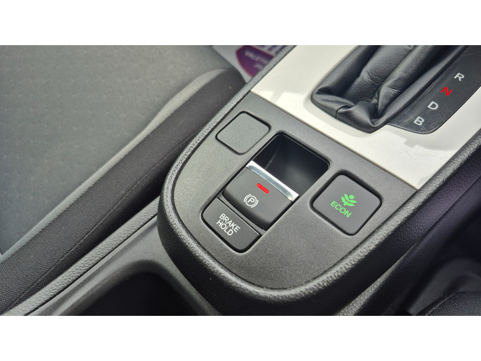 2021 Honda Jazz - image 30