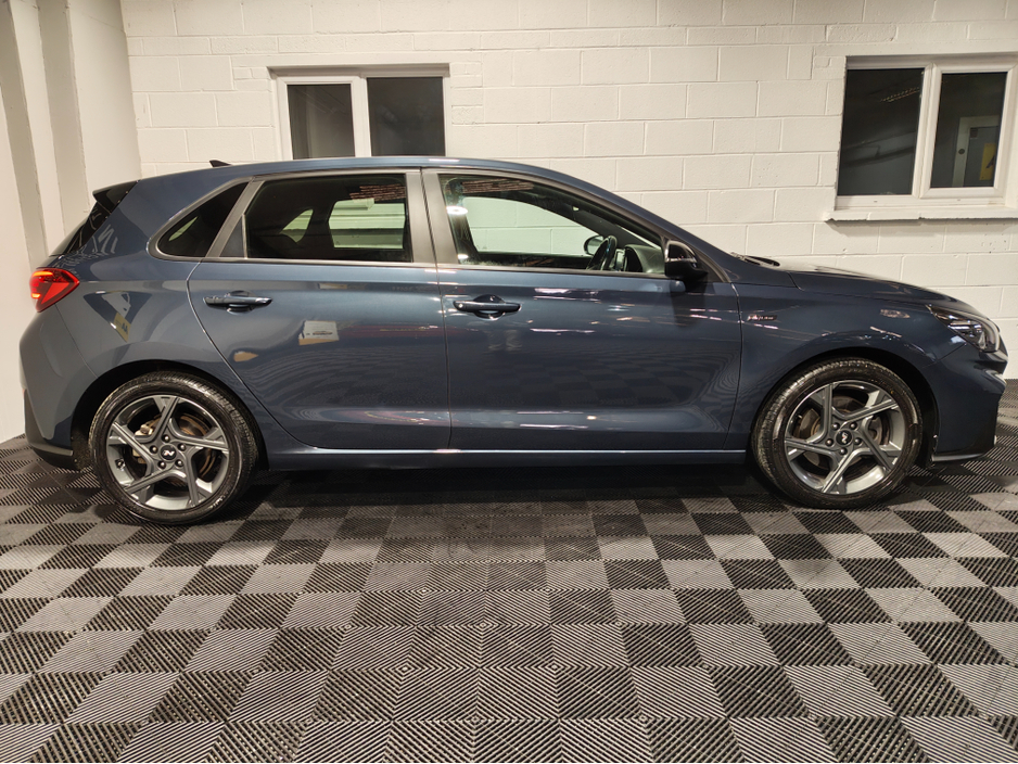 2022 Hyundai i30 - image 19