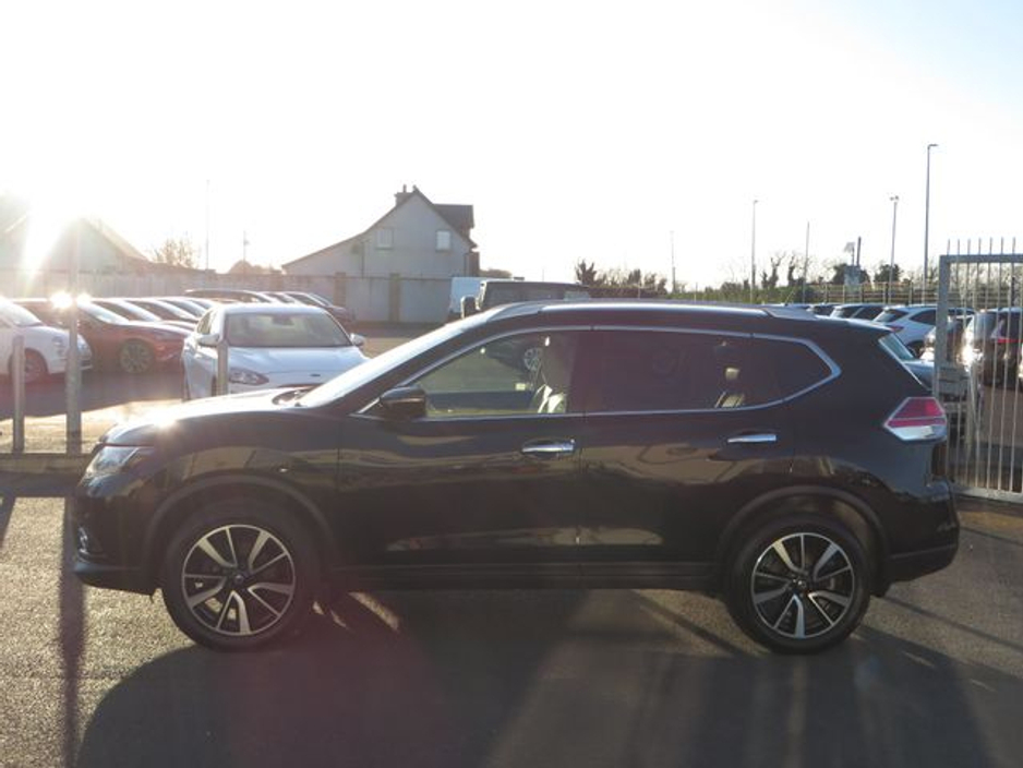 2017 Nissan X-Trail - image 6