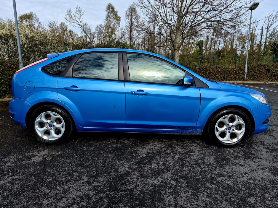 2011 Ford Focus - image 10
