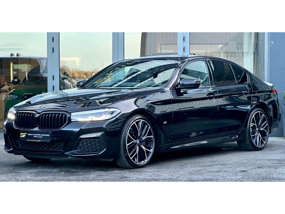 2022 BMW 5 Series - image 2