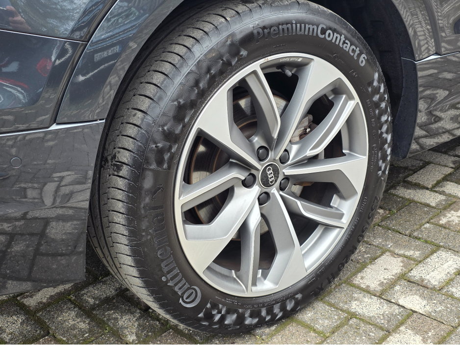 2022 Audi e-tron - image 10