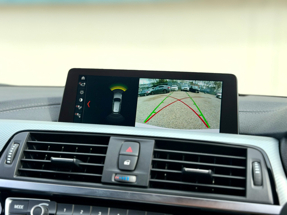 2018 BMW 3 Series - image 17