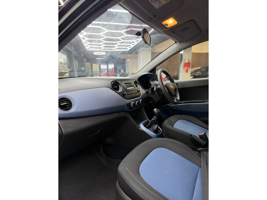 2018 Hyundai i10 - image 18