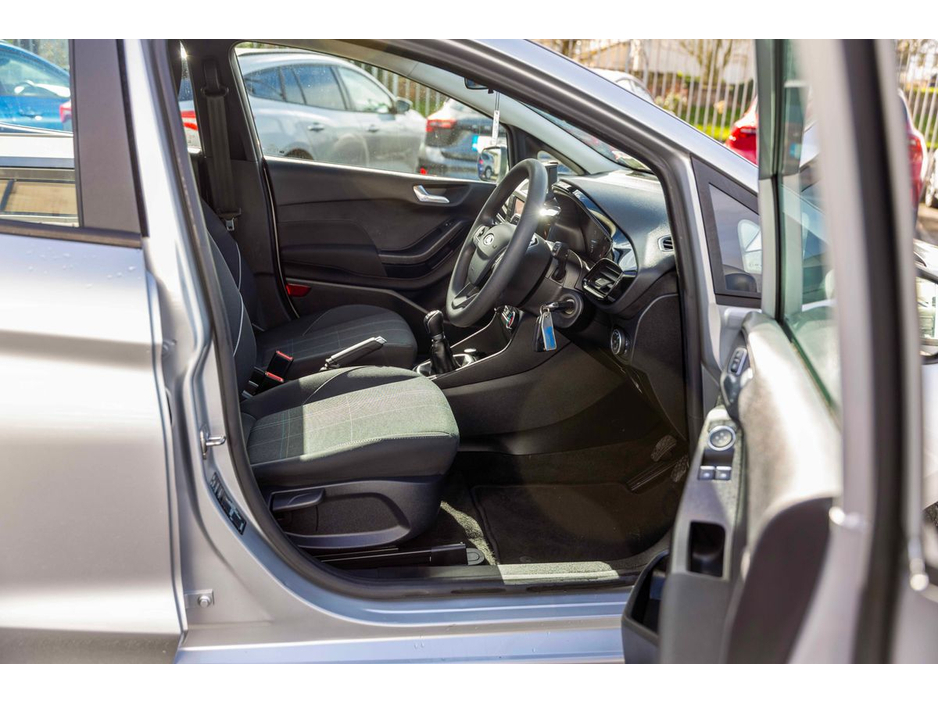 2018 Ford Fiesta - image 20