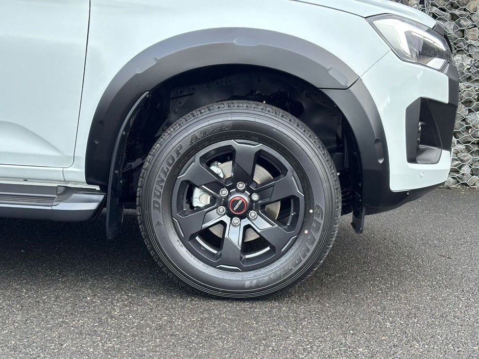 2025 Isuzu D-MAX V-CROSS DCB €48,851