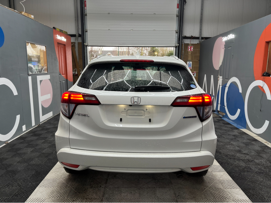 2016 Honda Vezel €15950 2016 HONDA VEZEL HYBRID Z 1.5 AUTOMATIC / CRUISE CONTROL / REVERSE CAMERA / HEATED SEATS €15,950