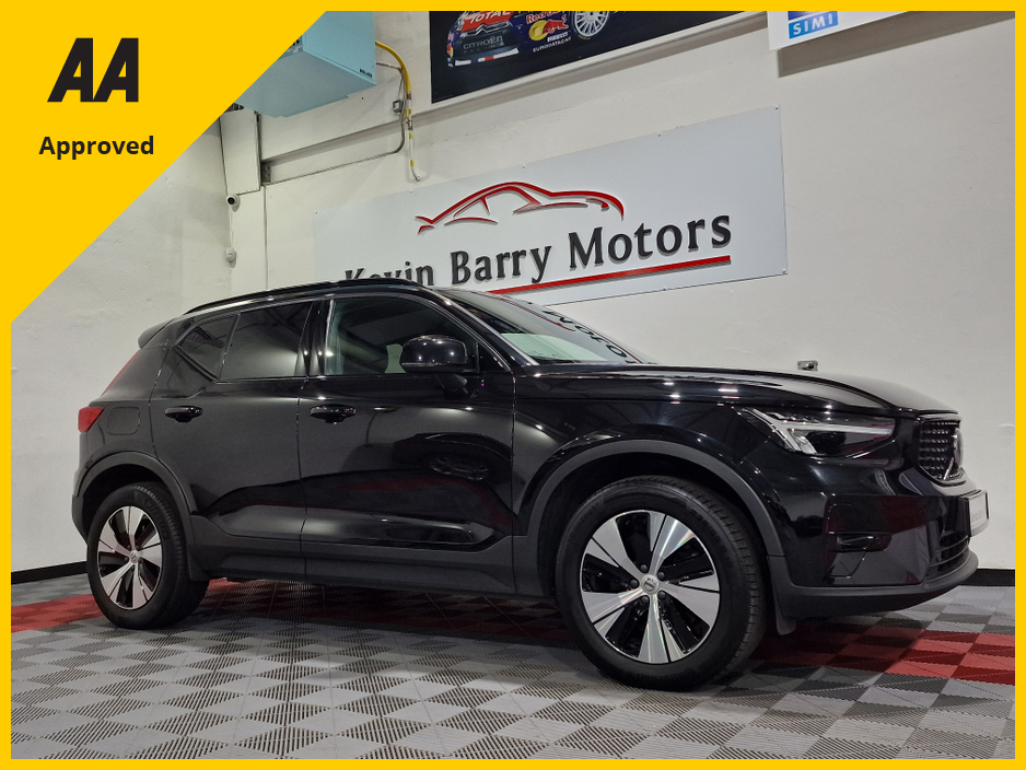 2022 Volvo XC40 T4 PLUS DARK RECHARGE AUTOMATIC **ONE OWNER / APPLE CARPLAY / BLIND SPOT ASSIST / ELECTRIC BOOTLID / HEATED FRONT & REAR SEATS / HEATED STEERING WHEEL / REVERSE CAMERA / WIRELESS PHONE CHARGING** €34,900