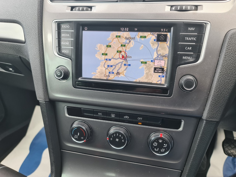 2016 Volkswagen Golf - image 11