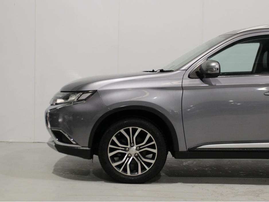 2017 Mitsubishi Outlander OUTL 4WD 6MT 4DR 7S 17MY 7 SEATS €16,950