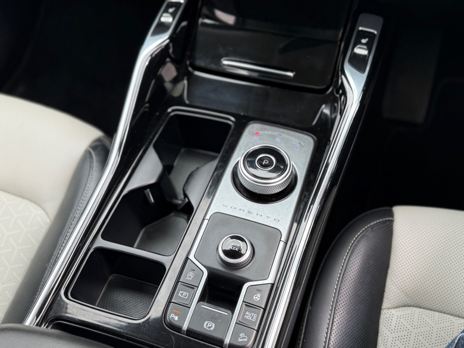 2021 Kia Sorento - image 30