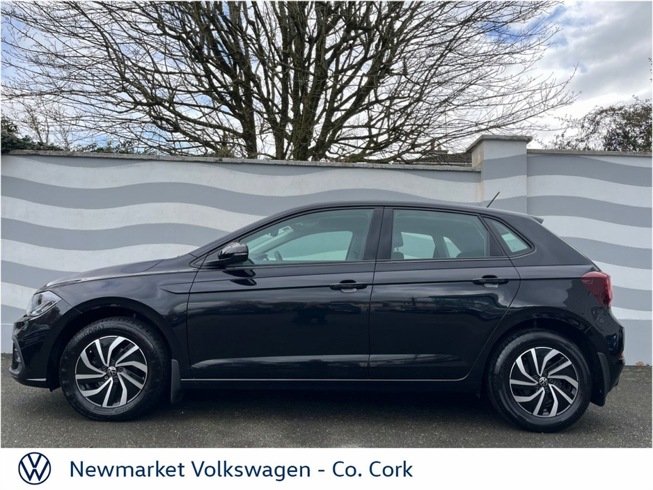 2023 Volkswagen Polo - image 23