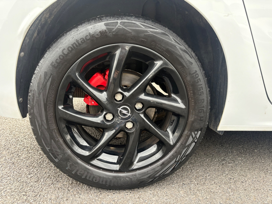 2021 Opel Corsa - image 28