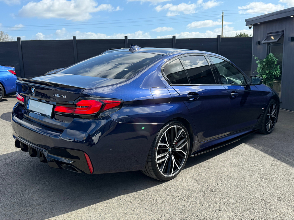 2022 BMW 5 Series - image 8