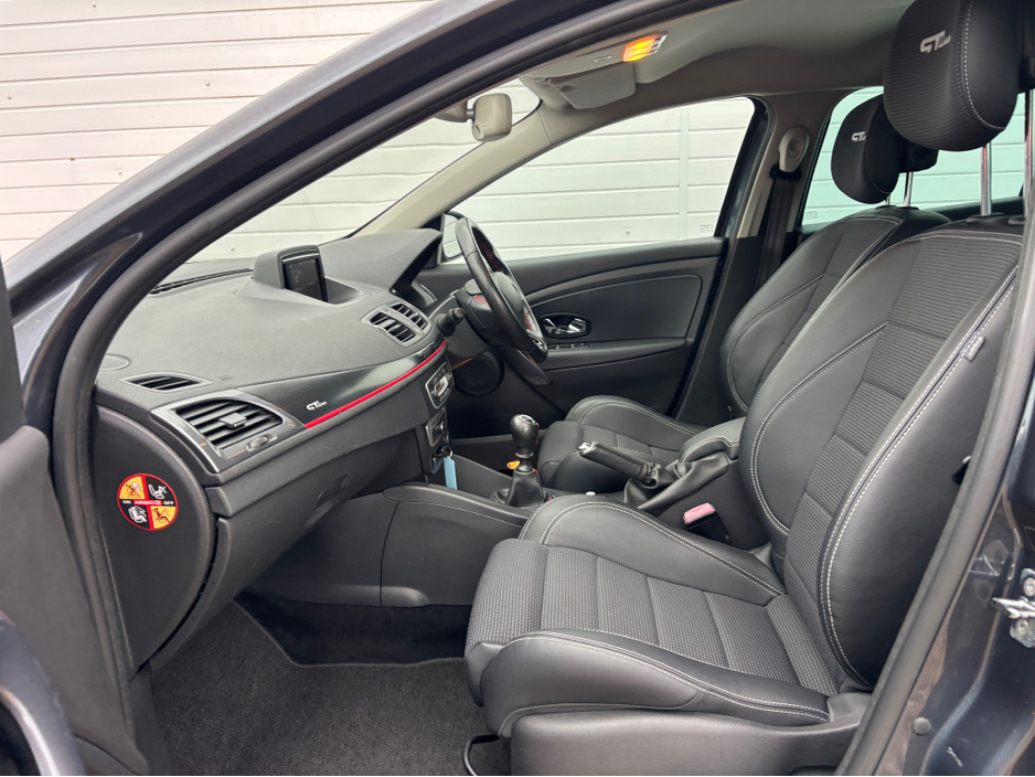 2016 Renault Megane - image 19