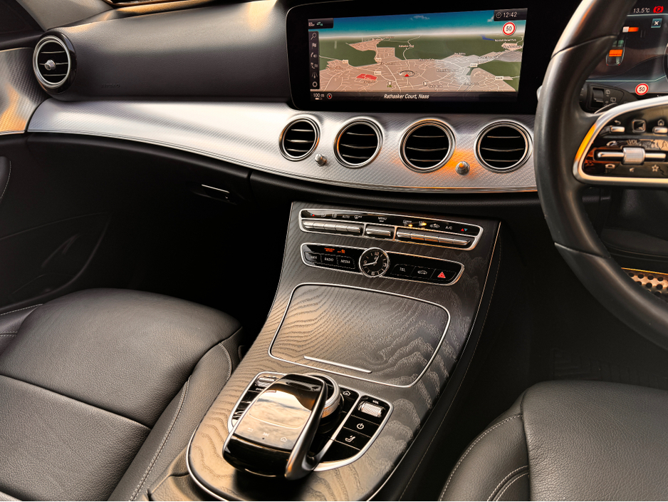 2019 Mercedes-Benz E Class E300  PREMIUM DE LUXURY €28,950