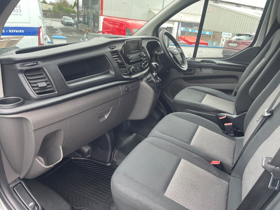 2021 Ford Transit Custom - image 12