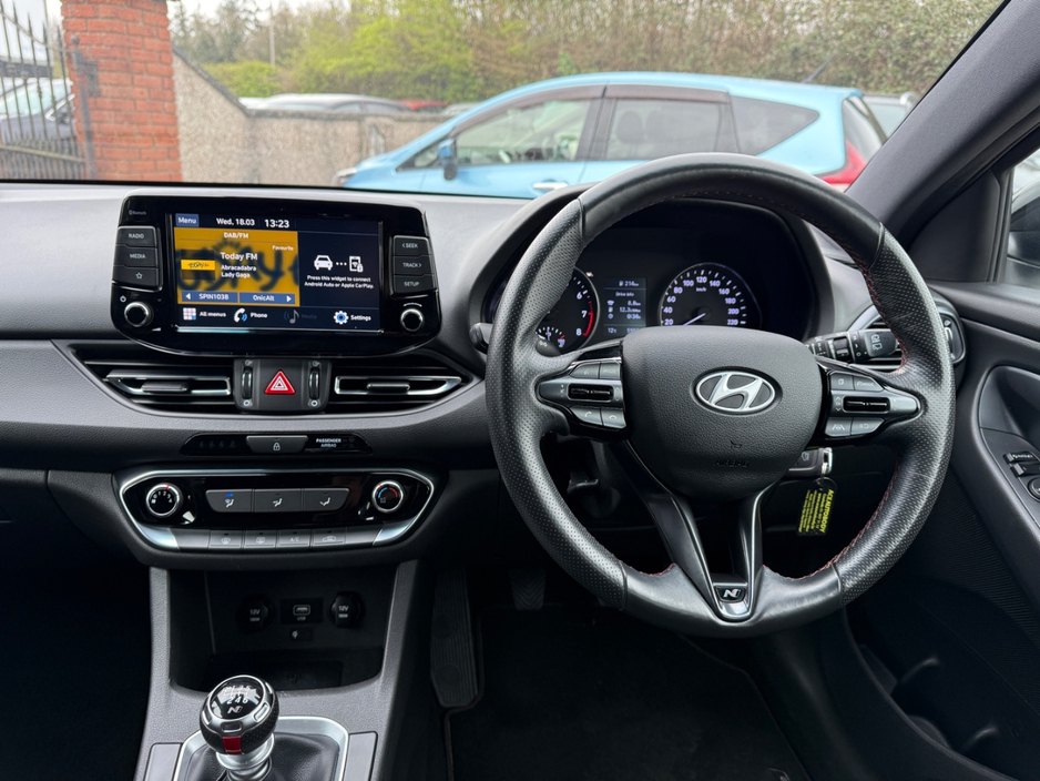 2022 Hyundai i30 - image 7