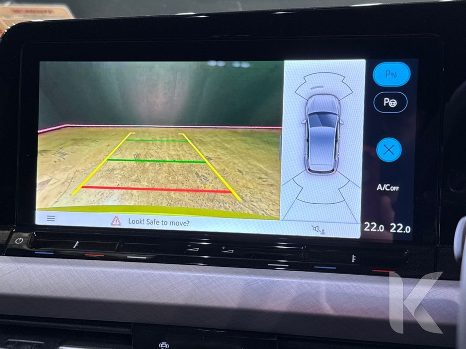 2024 Volkswagen Golf - image 19