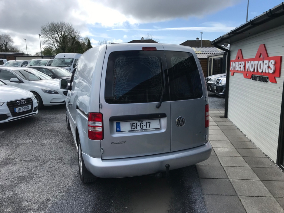 2015 Volkswagen Caddy - image 7