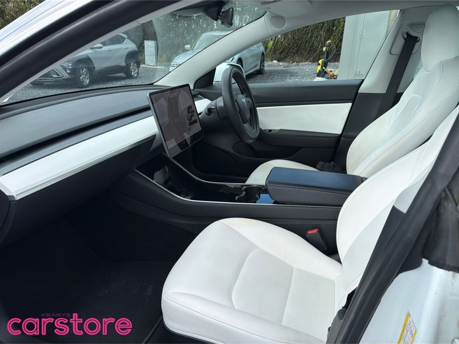 2020 Tesla Model 3 - image 7