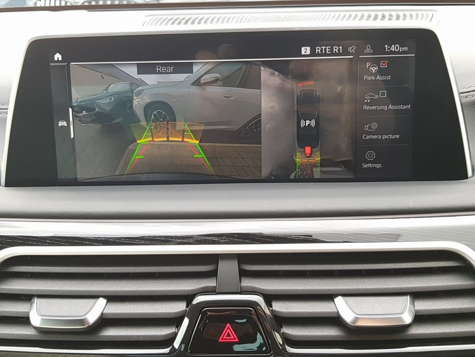 2020 BMW 7 Series - image 23