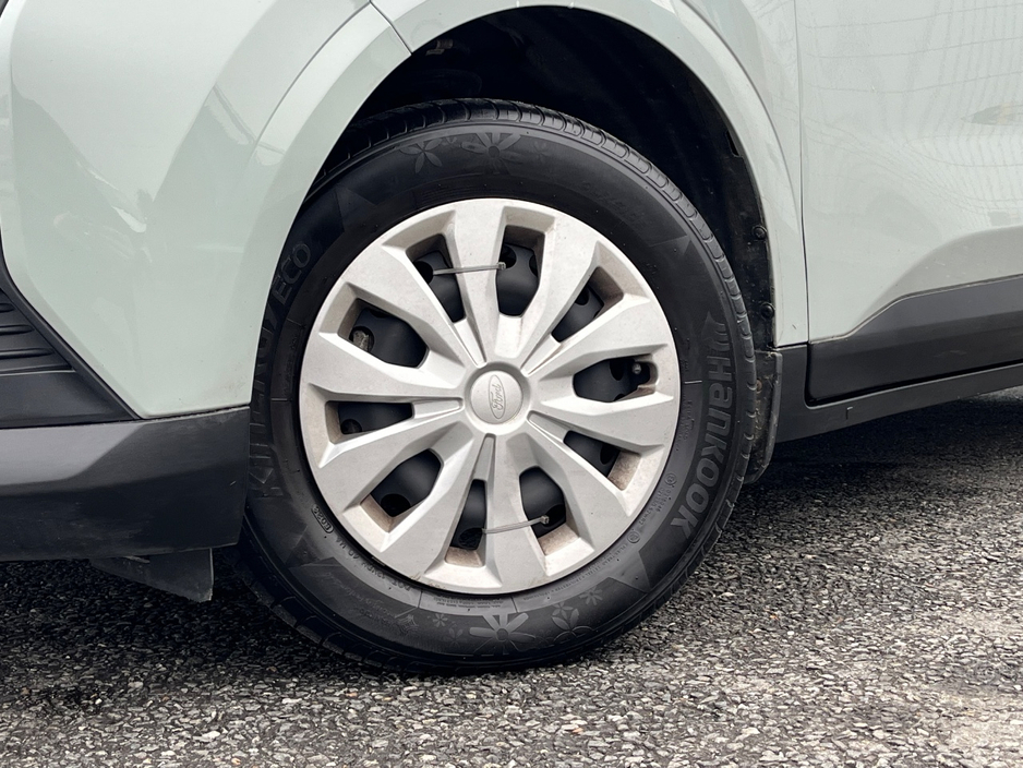 2024 Ford Transit Courier - image 6