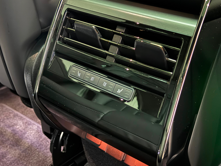 2026 Land Rover Range Rover Sport 261 (2026) RANGE ROVER SPORT EDITION €137,990