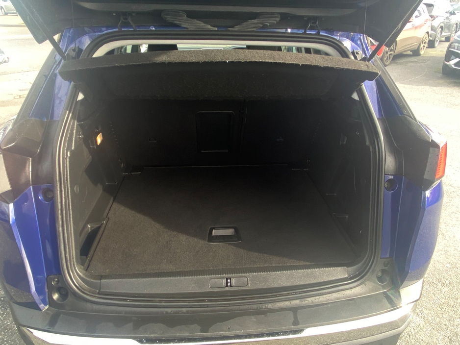 2019 Peugeot 3008 - image 10