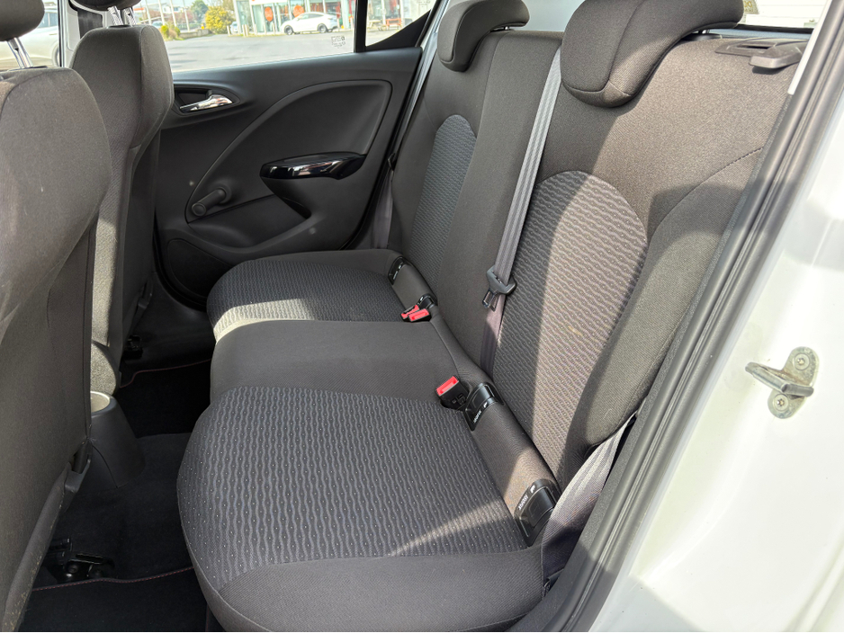 2016 Opel Corsa - image 11