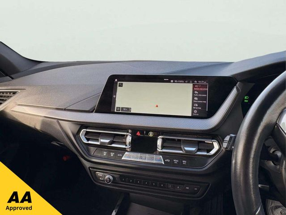 2020 BMW 1 Series 118D M Sport Automatic, Reversing camera €25,495