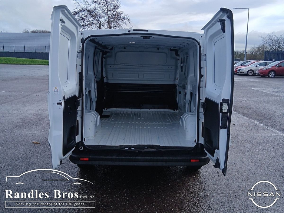 2024 Nissan Primastar - image 14