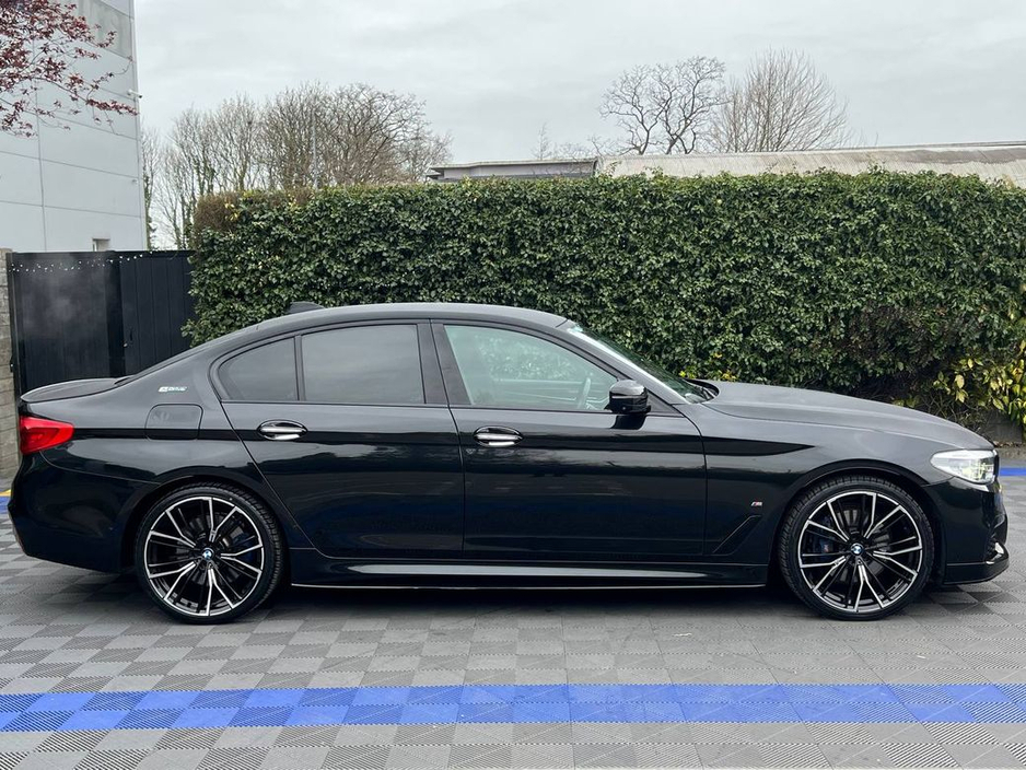 2019 BMW 5 Series - image 2