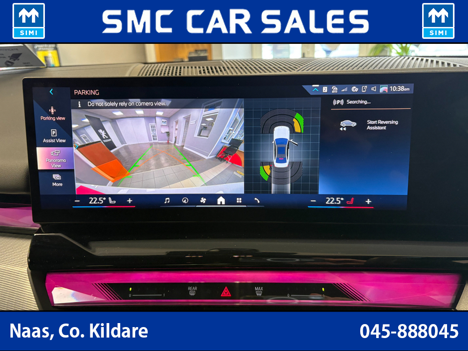 2025 BMW 5 Series - image 27