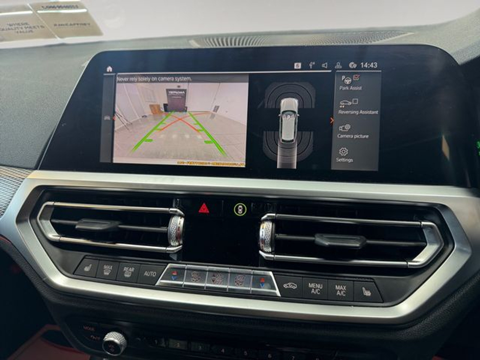 2021 BMW 3 Series - image 14