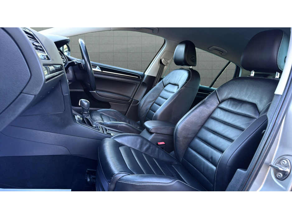 2016 Volkswagen Golf - image 11