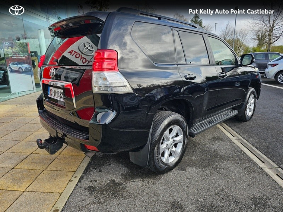 2013 Toyota Landcruiser - image 2
