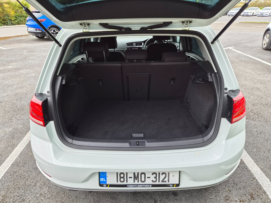 2018 Volkswagen Golf - image 4