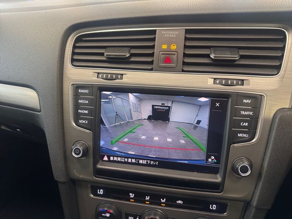 2015 Volkswagen Golf - image 14