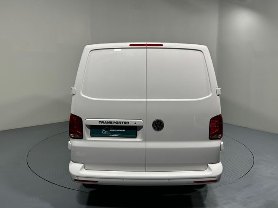 2021 Volkswagen Transporter - image 6