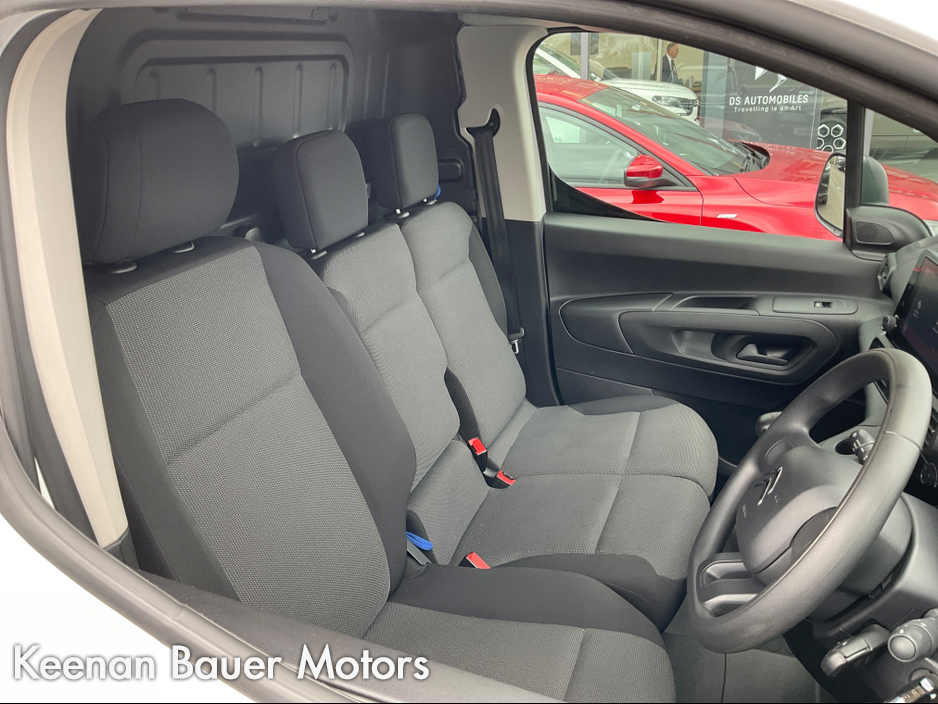 2023 Citroen Berlingo - image 10
