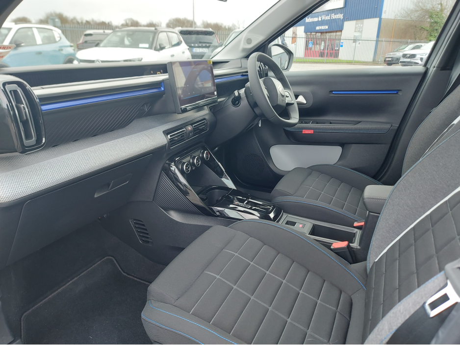 2025 Citroen C3 - image 14