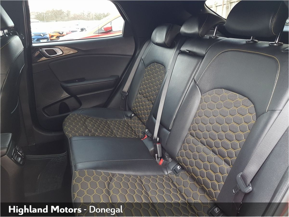 2020 Kia XCeed - image 13