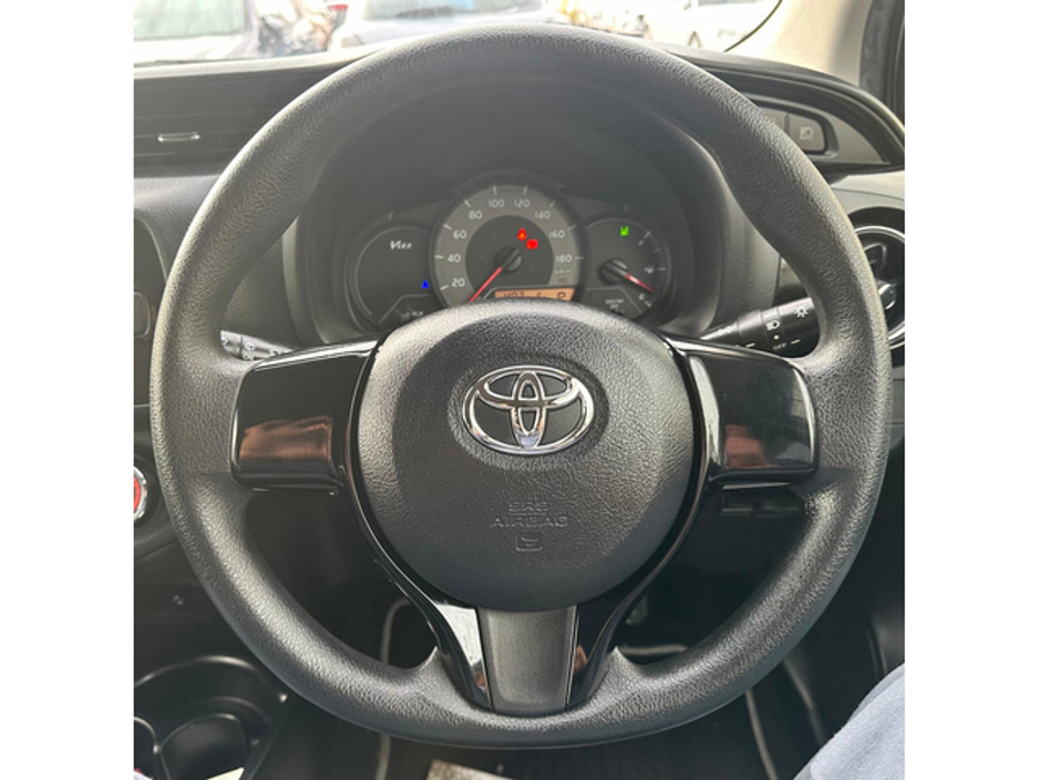 2019 Toyota Vitz - image 16