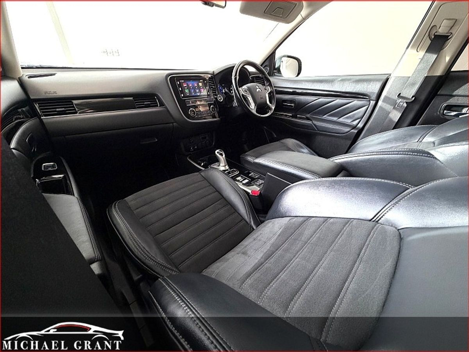 2018 Mitsubishi Outlander - image 22