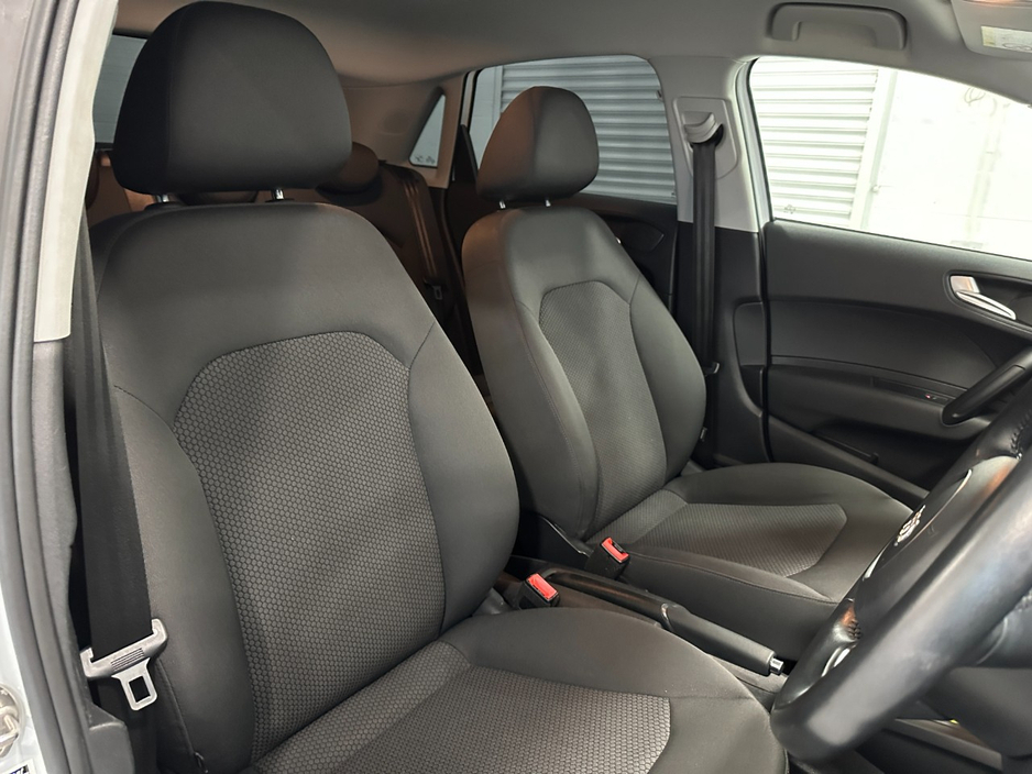 2016 Audi A1 - image 23