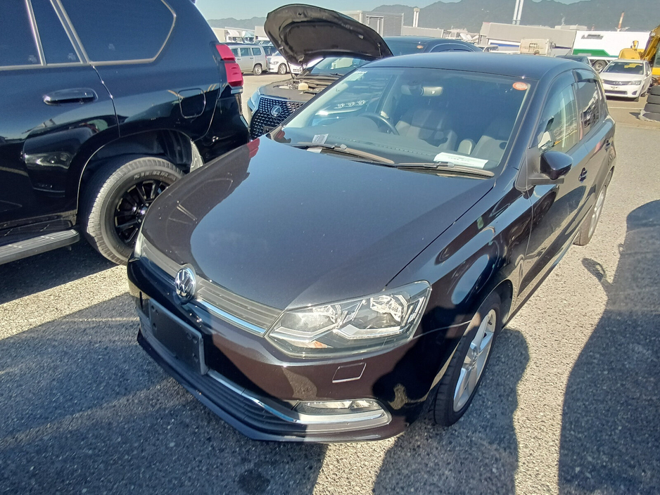 2017 Volkswagen Polo  €13,950