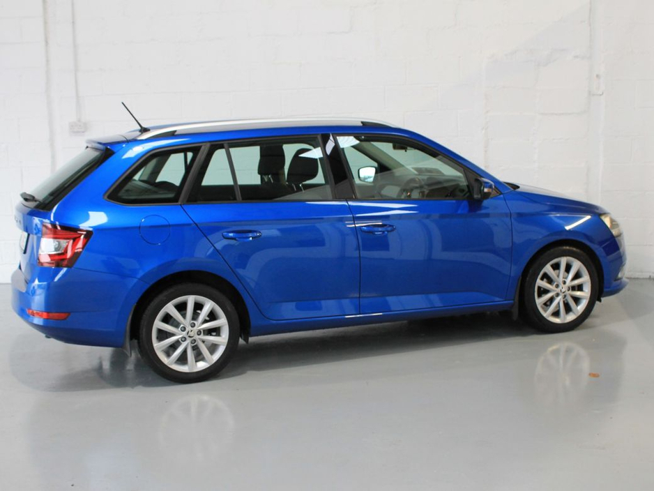 2021 Skoda Fabia - image 5