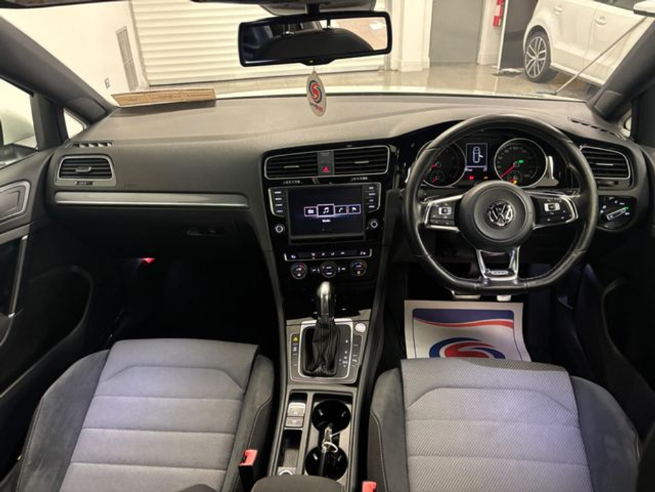 2015 Volkswagen Golf  €13,995